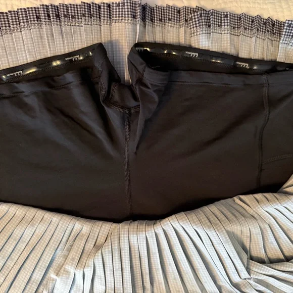 Lululemon Athletica Black and White Pleated Tennis Skirt 13” length - Picture 5 of 6